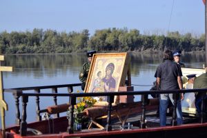 Сербский монастырь Рукумия передает в дар Тарской епархии икону Божией Матери Троеручица