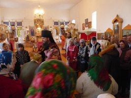 Епископ Савватий и прихожане Никольского храма в г. Усть-Ишиме Тарской епахии