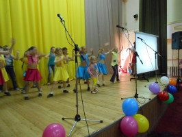 1 июня в филиале ОмГПУ г. Тара был организован концерт для жителей Украины