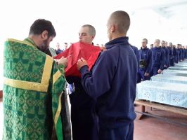 Священники военного отдела совершили чин обедницы и причастие солдат и офицеров в полевом лагере ВДВ