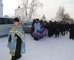 Крестный ход во время открытия православной выставки в Таре.