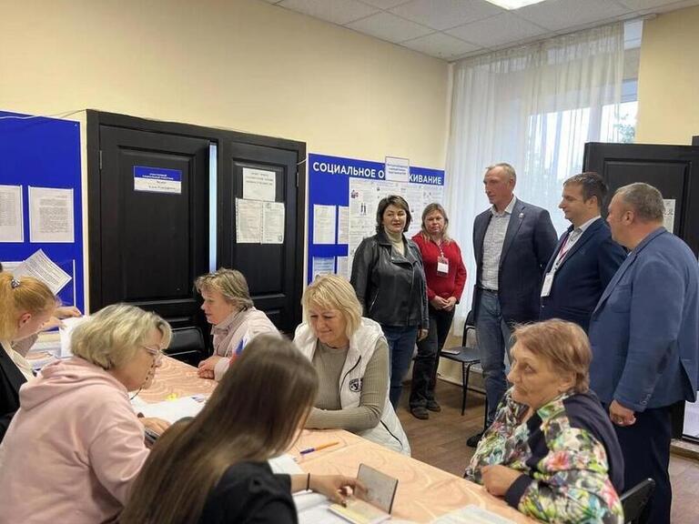 «Единая Россия» уверенно удерживает более половины голосов в выборах в Государственную Думу